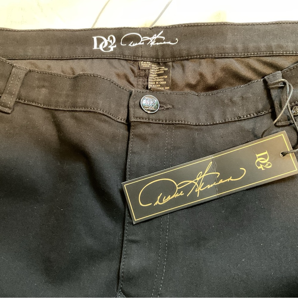 DG2 Diane Gillman Black Boot Cut Jeans SZ 22W.   ( INSEAM 30&1/2” )(#11)